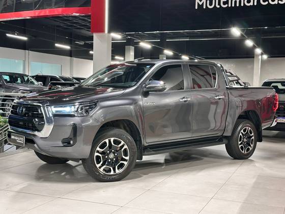 TOYOTA HILUX 2.8 D-4D TURBO DIESEL CD SRX 4X4 AUTOMÁTICO